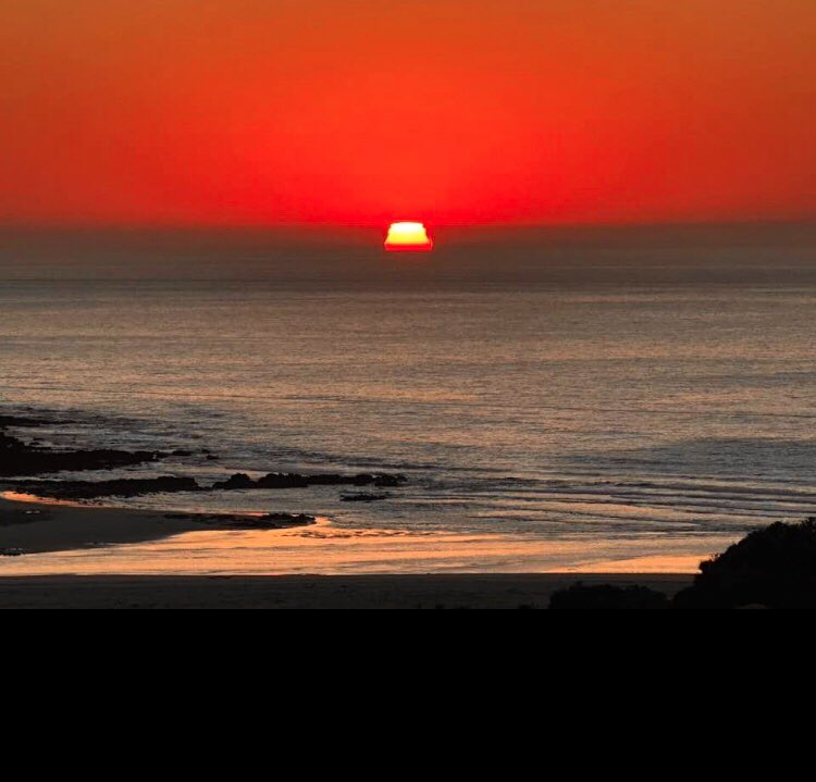 Early Monday morning views wishing you all a great week and happiness. #wildcoast #transkei
#accommodation #petfriendly #freewifi #surf #fishing #kayaking #adventure #hiking #beachlife #surfing  #dinewithus #workremotely #footprintsbar 
@SportswaveAndre
#StrongerTogether