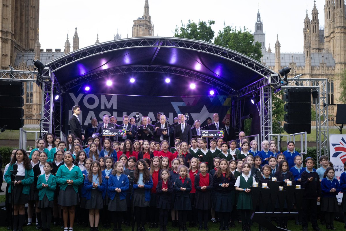 Missed last night’s Yom HaShoah UK National Holocaust Commemoration? Watch and hear poignant stories of resilience and hope. 🕯️Watch the live ceremony now: youtube.com/live/8sXw5Mslm… #NeverAgain #YomHaShoah2024
