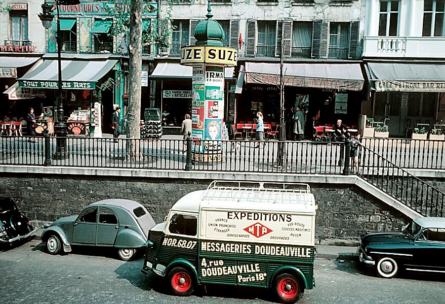 Bonjour. ☕️🥖😊 Boulevard Saint-Martin. c.1960. Paris grands boulevards