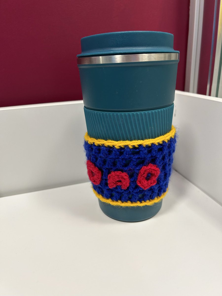 Today it’s #beverageday 🥃☕️🍹 you could make your dad's day by giving him is favourite beverage with a superman inspired cozy this #fathersday Available in my #etsy shop okthenwhatsnextcraft.etsy.com #elevenseshour #etsy #earlybiz