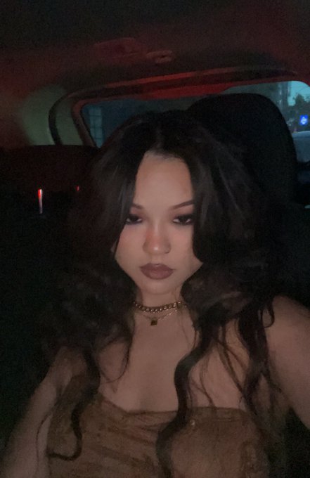 why do award shows make me horny??? Someone fuck me in the bathroom  (congrats to all the @XRCOAwards<a href="/tag/tb"class="tags"><span>#tb</span></a>