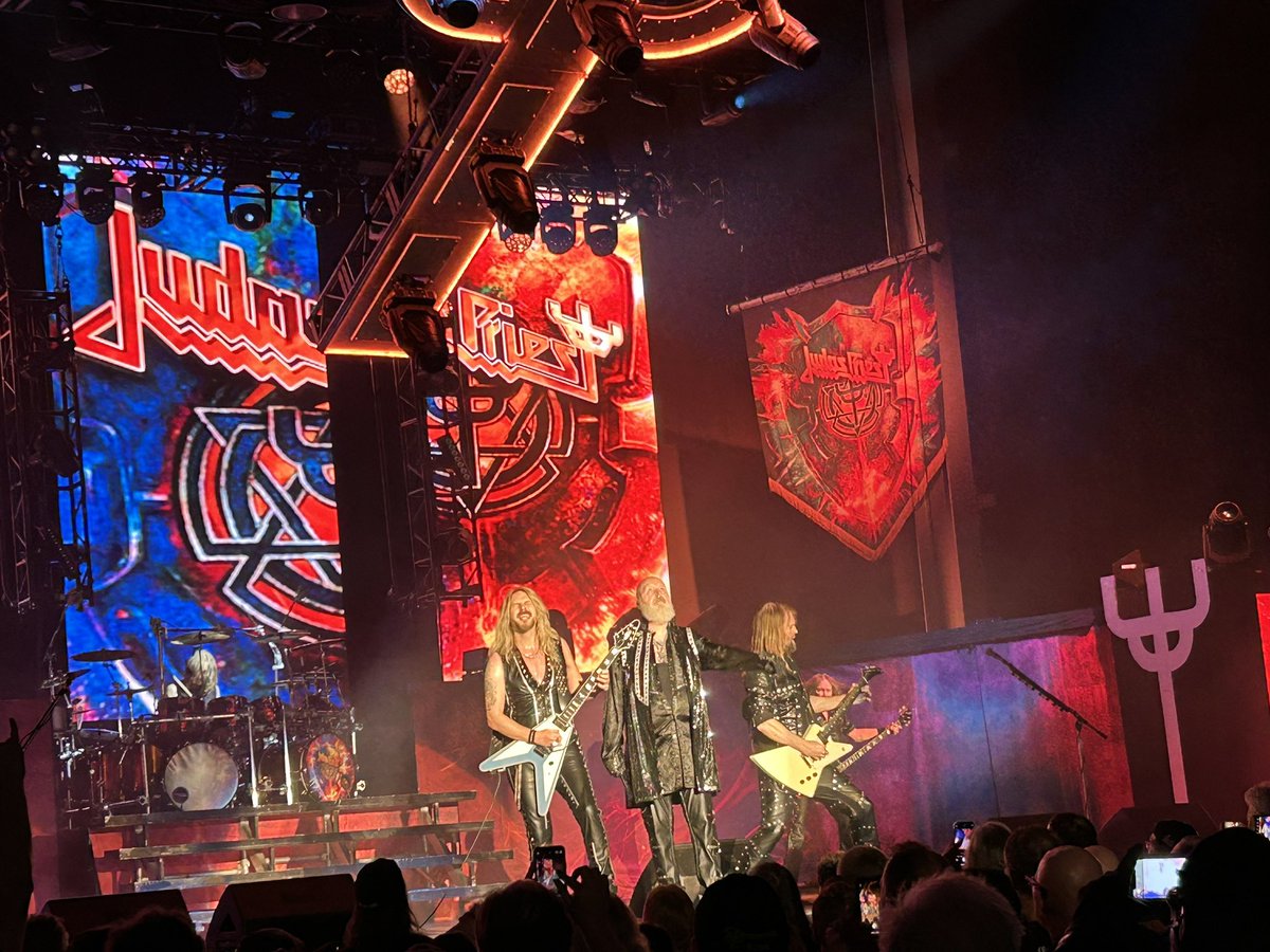 Judas Priest was amazing and they were everything that I hoped they were!!! Hopefully I can see them again soon🤘
#judaspriest #HEAVYMETAL #concerts