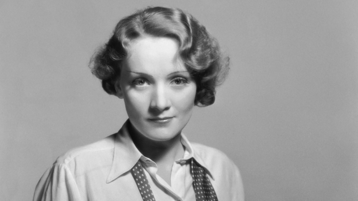 Marlene Dietrich, la diva antinazista, si spense a Parigi il #6maggio 1992. lasinistraquotidiana.it/marlene-dietri… #langeloazzurro #marocco #shanghaiexpress #testimonedaccusa #accaddeoggi #marlenedietrich #marlene #femmefatale #nazismo #antinazismo #cinema #film #movie #unocinema #filmcommunity