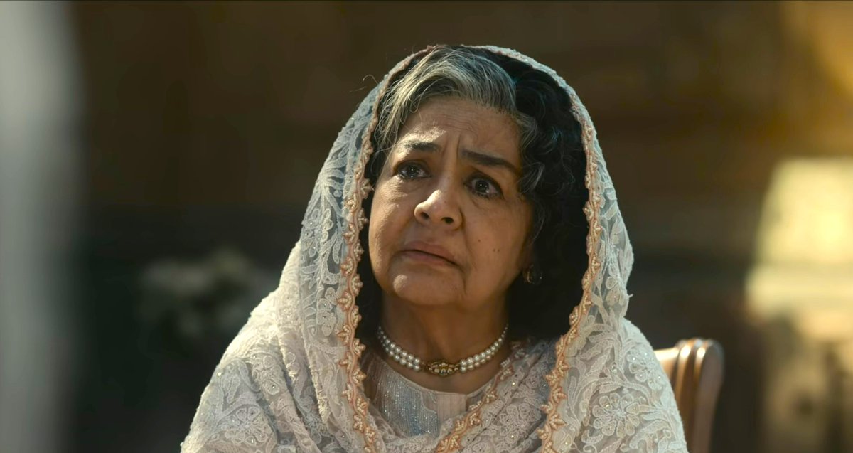 The way #FaridaJalal lights up the screen with her presence is pure magic. Such grace and warmth in every frame. 
 
#Heeramandi #HeeraMandiOnNetflix