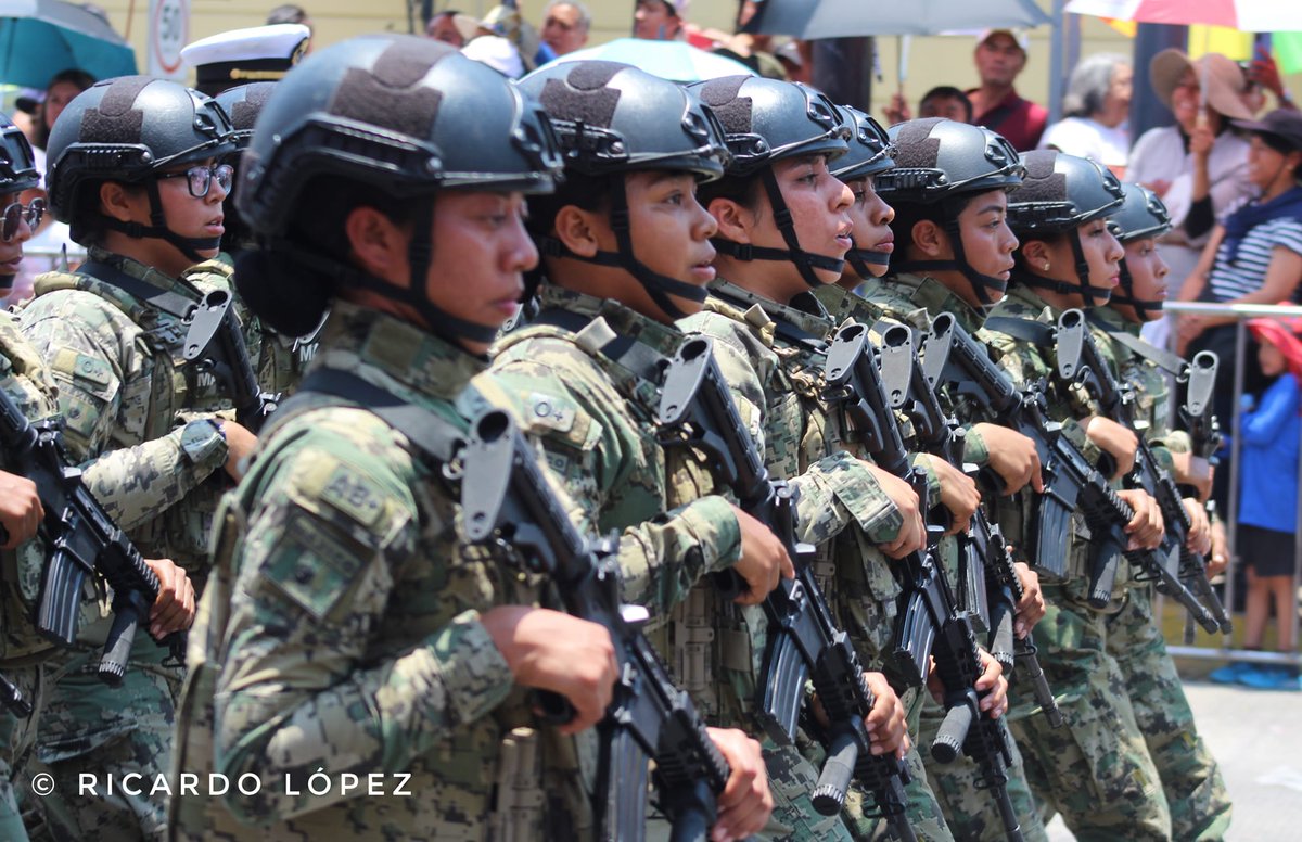 ¡Honrados de tener al #EjércitoMexicano desfilando con nosotros en el 162 Aniversario de la Batalla del 5 de Mayo! Su valentía y dedicación son un tributo a nuestra historia y a nuestra patria.