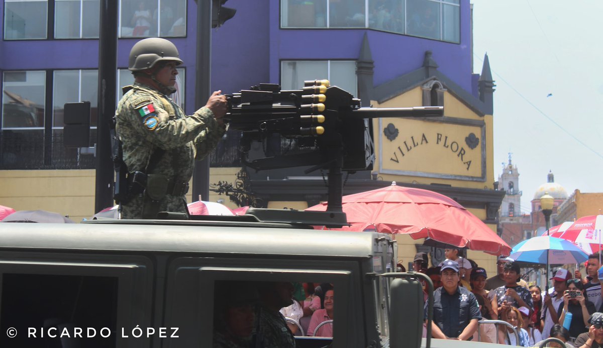 ¡Honrados de tener al #EjércitoMexicano desfilando con nosotros en el 162 Aniversario de la Batalla del 5 de Mayo! Su valentía y dedicación son un tributo a nuestra historia y a nuestra patria.