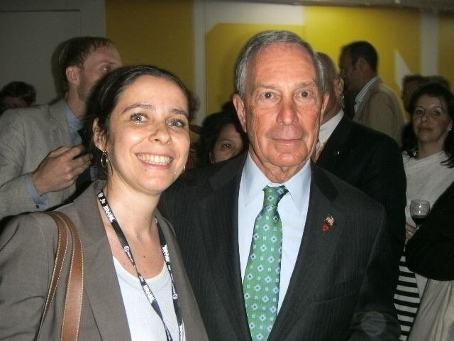 Congratulations to @MikeBloomberg on receiving the Presidential #MedalofFreedom from @POTUS. Proud to have worked alongside Mike and his team for years on #ClimateAction, #InclusiveGrowth & the @OECD #ChampionMayors Initiative. His dedication & leadership inspire us all!