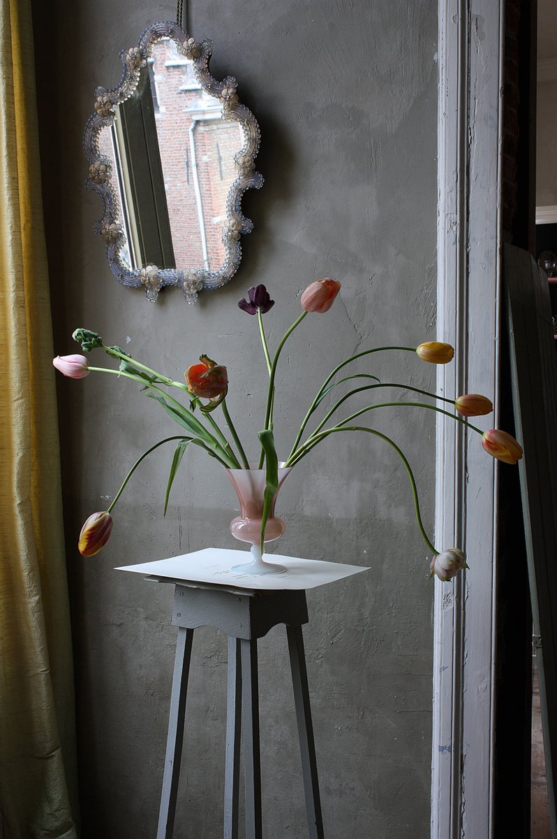 📸 Michael James O'Brien Still Life with Tulips, 2013.