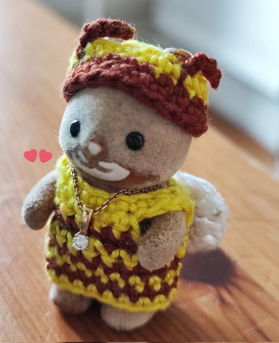 schrei_und_tod's tweet photo. ShiBee is excited 😺🐝
#cute #かわいい #cutenessOVERLOAD #シルバニアファミリー #シマネコ #シルバニアの赤ちゃん
#calicocritters #SylvanianFamilies #ShimaBebe #ShiBee🐝 https://t.co/Icm6RIghdF