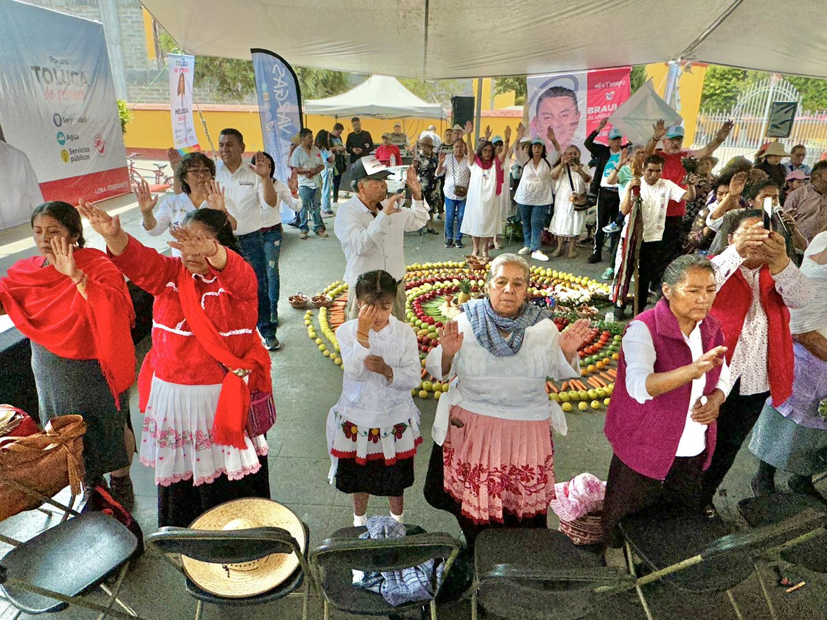 braulioalvarezj's tweet photo. #EsTiempo
De defender la dignidad de nuestras comunidades indígenas.
Las tradiciones y costumbres de nuestros pueblos originarios como #SanCristóbalHuichochitlan son identidad y orgullo del #Distrito2Toluca y desde el congreso seguirán bien representados conmigo como su diputado. https://t.co/K9yxHVcWVh