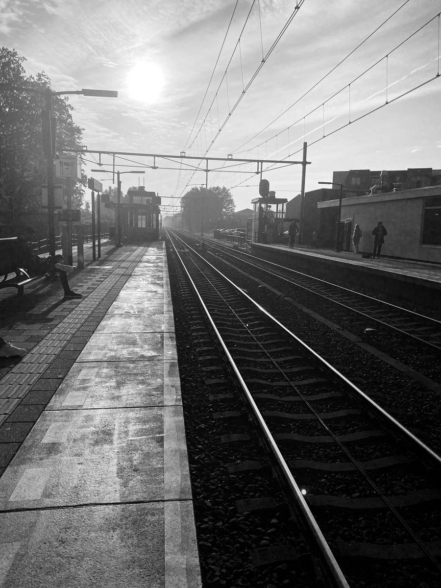 #railwaystation #blackandwhitephotography #bnwmood #blackandwhitephoto #MondayMood