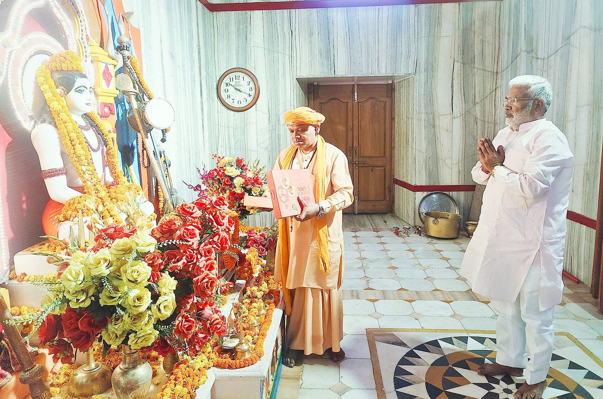 आज श्री गोरखनाथ मंदिर में उत्तर प्रदेश सरकार के कैबिनेट मंत्री श्री स्वतंत्र देव सिंह जी ने शिवावतारी महायोगी गुरु श्री गोरखनाथ जी के दर्शन-पूजन किए। @swatantrabjp