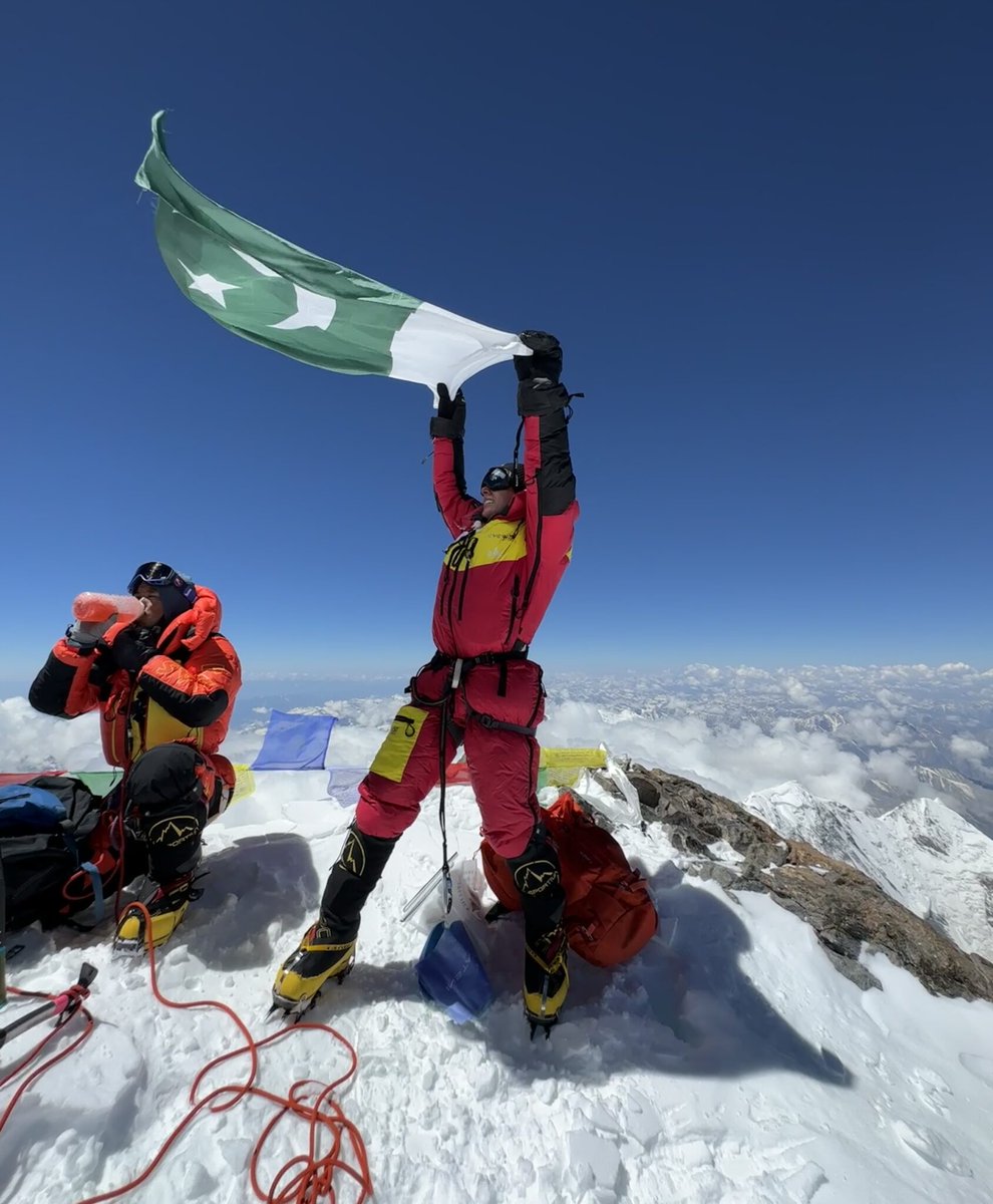 🇵🇰 Just IN:— Pakistani mountaineer Naila Kiani scaled the 8,485 meters Mount Makalu, one of the world’s highest mountains, becoming the first woman in the country’s history to summit 11 peaks above 8,000 metres.

'After a challenging climb through the night, Naila has achieved…