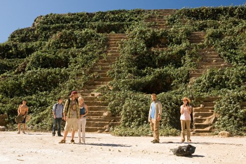 #Bales2024FilmChallenge @VaderJaws May 6 Tourist in movie The Ruins (2008) Lesson to be learned: Don't climb on ancient stuff.