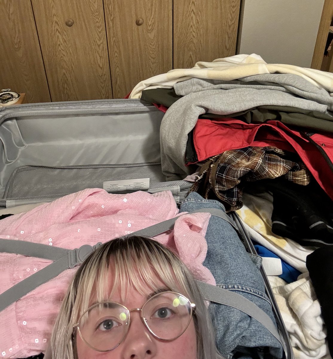 ITS MOVING TIME SEATTLE PEEPS!!! I’ll be living in the King County area until mid August starting tomorrow night! Please don’t shy away from hitting me up to hang out!🥰 I want to go to EVERY LGS I CAN