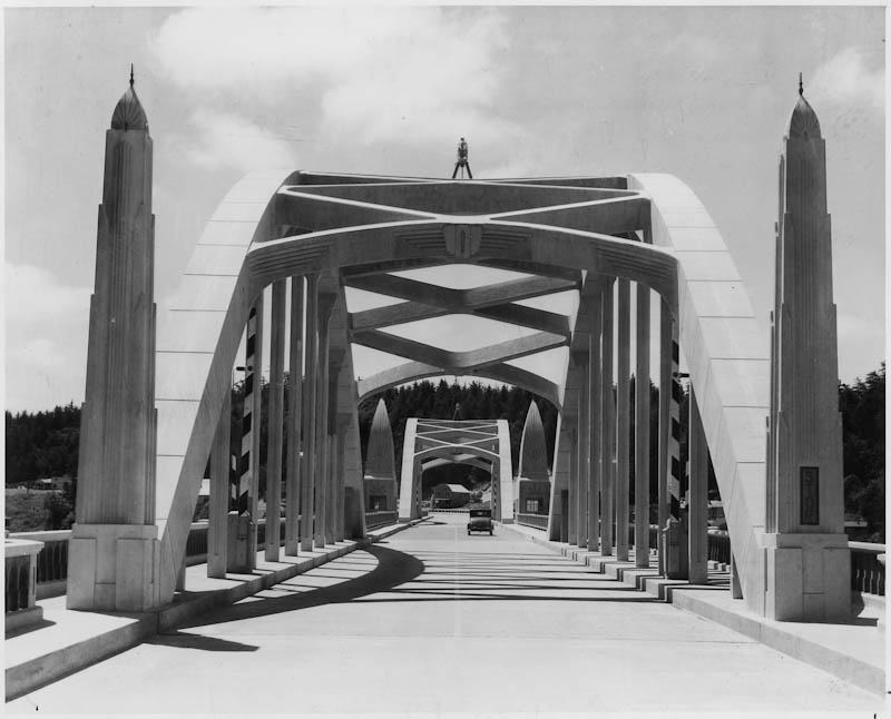 ‘The WPA built 78,000 new bridges and viaducts, and repaired and improved thousands more. We still drive across many of these bridges today.’
👉ALT
#GreatDepression #FDR #TheNewDeal #WPA #bridges