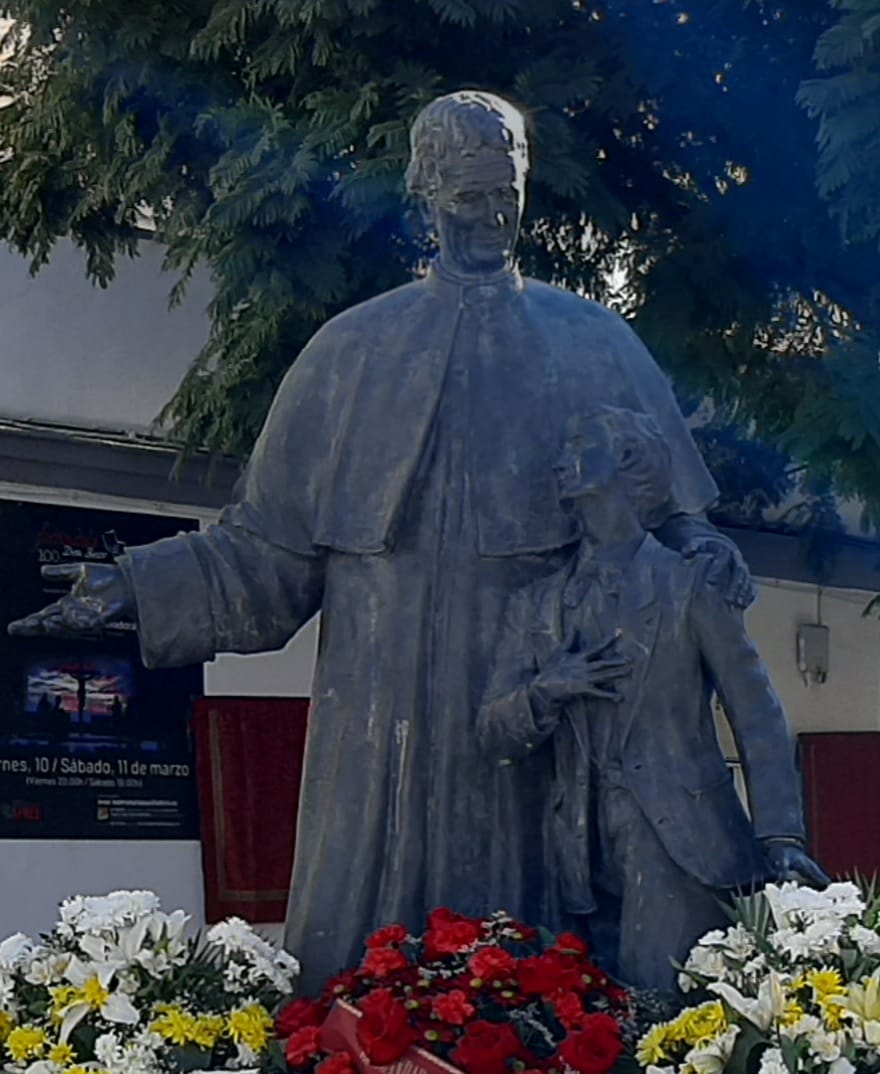 #6May ✝️
SANTO DOMINGO  SAVIO

Nació el #2Abr de 1842 
en San Giovanni da Riva 🇮🇹

Alumno destacado por su religiosidad en el Oratorio que dirigía San Juan Bosco

Murió el #9Mar de 1857 en Mondonio 🇮🇹 

Su lema: 'Antes morir que pecar'