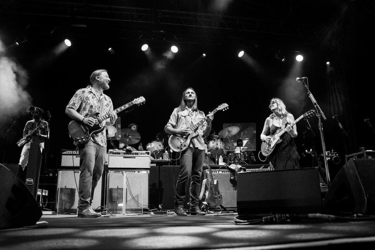 What a great time we had having our friend Derek Trucks up for “Stare at the Sun”. I also was up w @DerekAndSusan for “Dreams” in their set! 📸 Bradley Strickland
