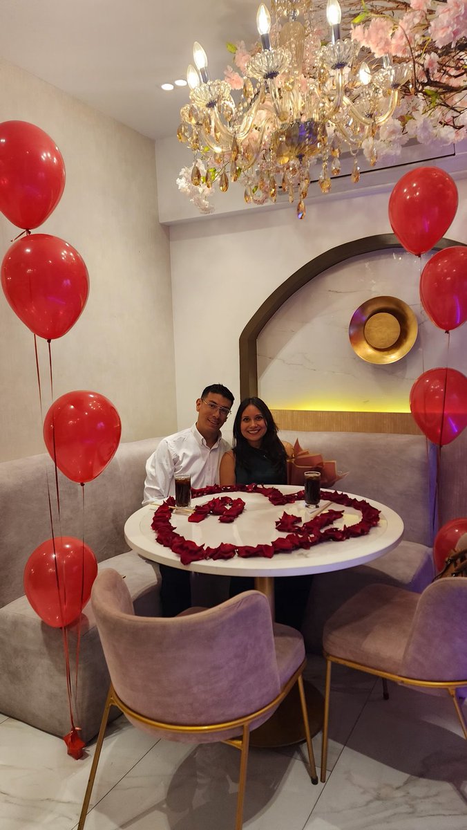 Jedemac_'s tweet photo. Sin duda alguna mi mejor elección, mi novio prometido. Amando cada detalle que viene de el. Me caso con mi amor y el hombre de mi vida. https://t.co/FdoZuuFyEB