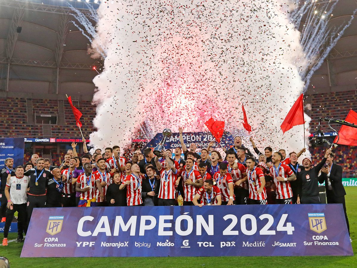 Felicitaciones a los hinchas de #EDLP por ser el campeón de la #CopaDeLaLiga. 
Además clasificaron a la #CopaLibertadores 2025. 
Abrazo grande de gol. Saludos.

DALE RT
FOTO @EdelpOficial