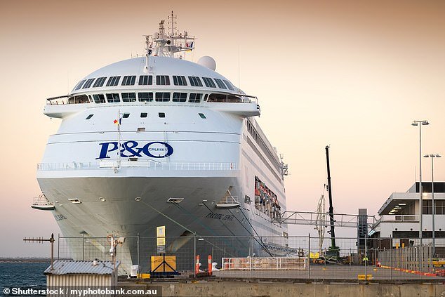Breaking:  Body is found after P&O cruise ship passenger fell overboard off Sydney coast nybreaking.com/body-p-o-cruis… #AwakeCulture #body #coast