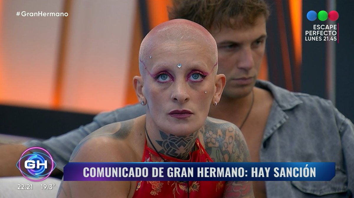 ella es luz, ella es buena vibra? ella es nefasta, agresiva, homofobica, machista y misogina, saquenla de una vez a esta pelada enferma. #GranHermano