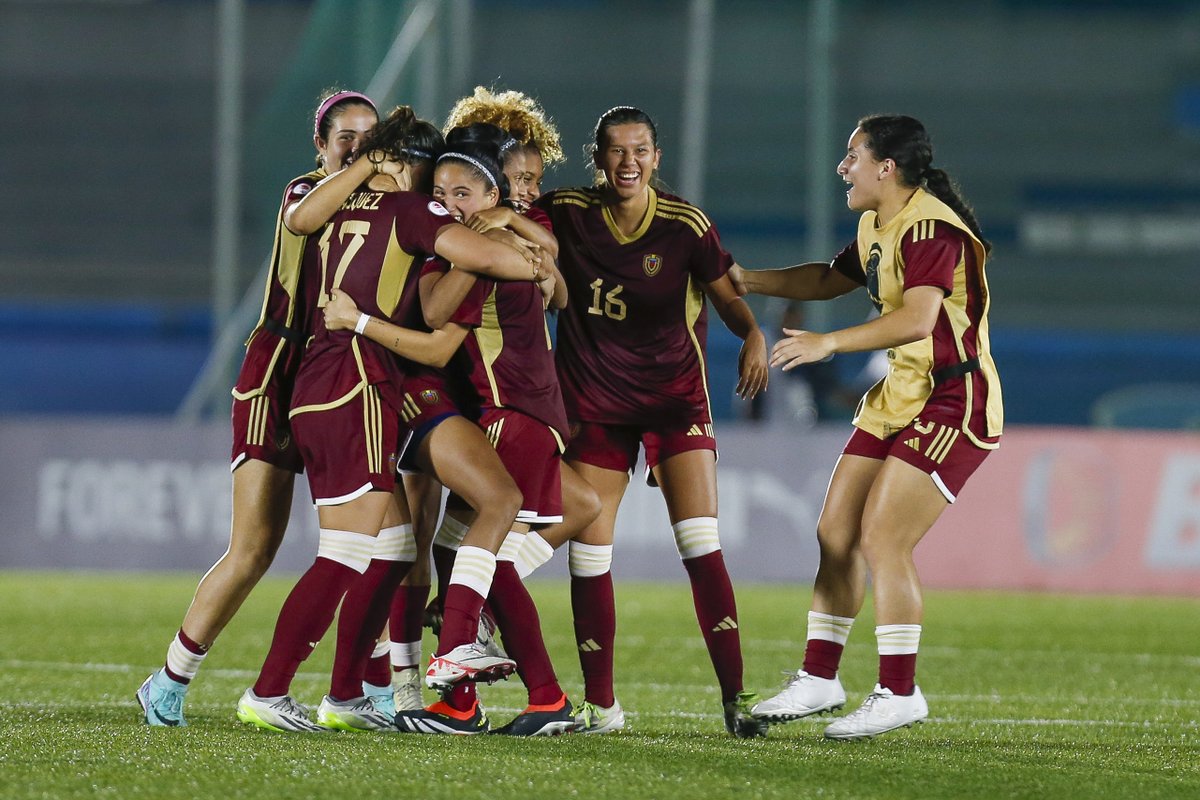 Nada como volver a casa con el objetivo cumplido. 🥹💪

@FemeninoFVF clasificada a la Copa Mundial Femenina Sub-20 de la FIFA™️. 🏆🇻🇪

CONMEBOL #Sub20Fem | #CreeEnGrande