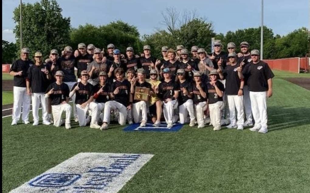 Riverdale Warrior Baseball 3 peat district champions . SO Awesome!👍. @RHS_SID (am blocked) @JonathanUglla @ronniep225 @micahfreeman50 @freemanpatrick_ @Murphtrack @bobdankworth can’t wait for the region.