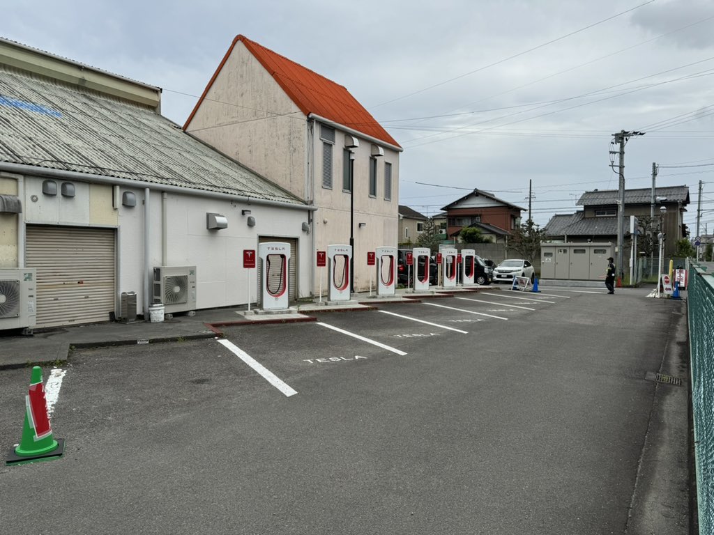 This is the @Tesla supercharger station in Yaizu (焼津市), Japan.