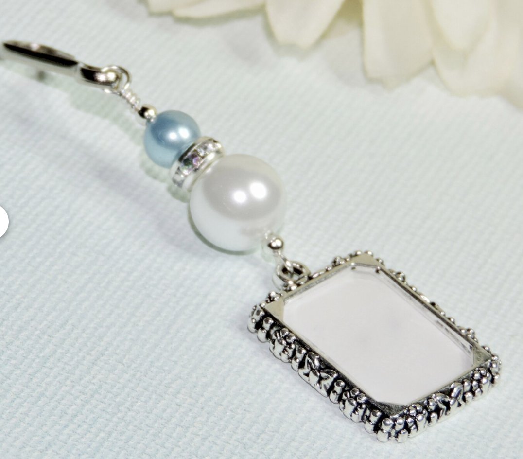 Who's getting married? Here's #somethingblue for the #bride to be! smilingbluedog.etsy.com/listing/742131… via @Etsy #Etsy #etsyseller #epiconetsy #etsymntt #bestofetsy #etsygifts #FL #bridetobe #like2 #shopsmall #etsyfinds #wedding #shopping #shoppingonline #gift #blue