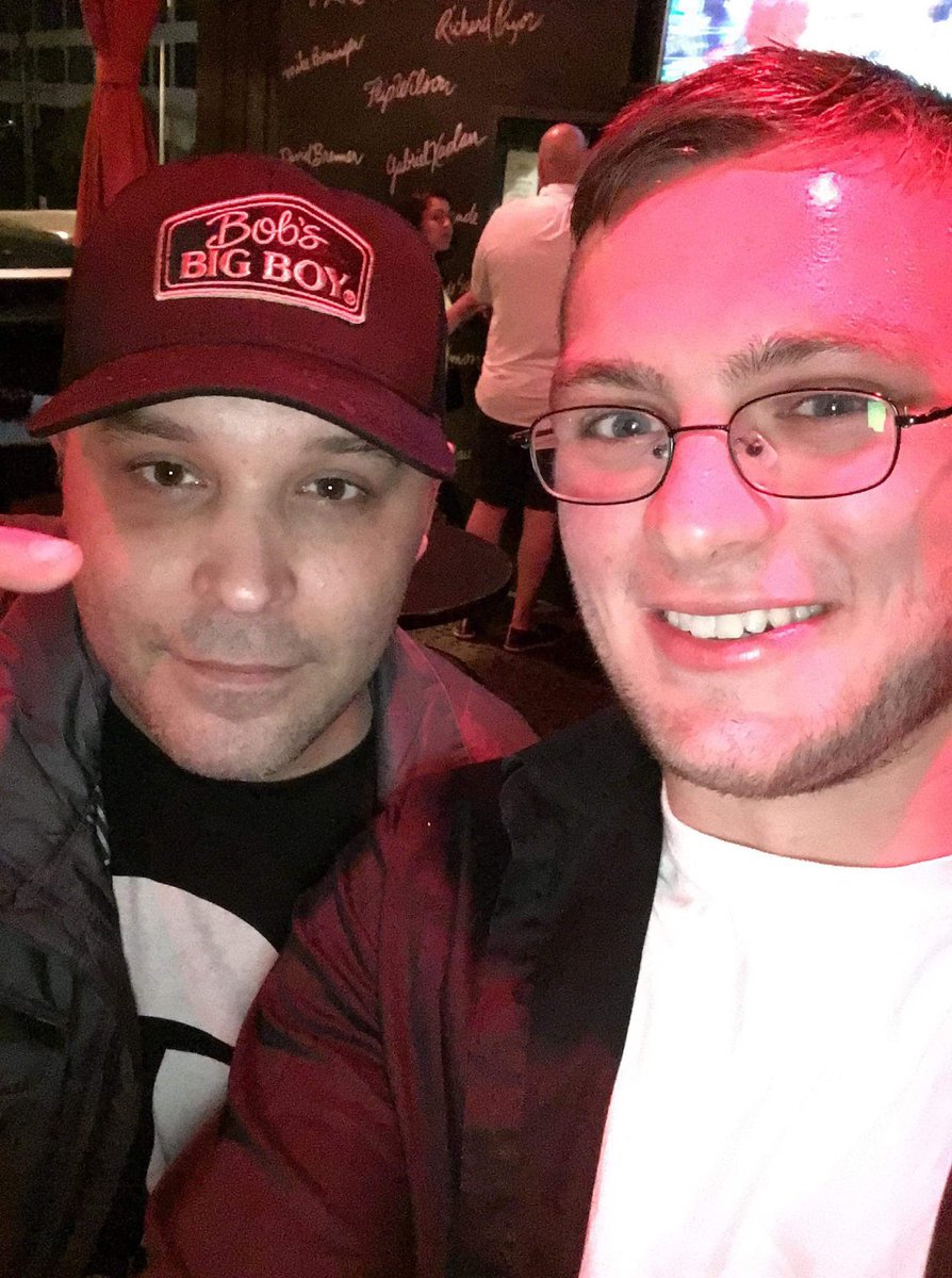 Back in 2018 I took these extremely well photographed selfies with @redban and @TonyHinchcliffe outside The Comedy Store