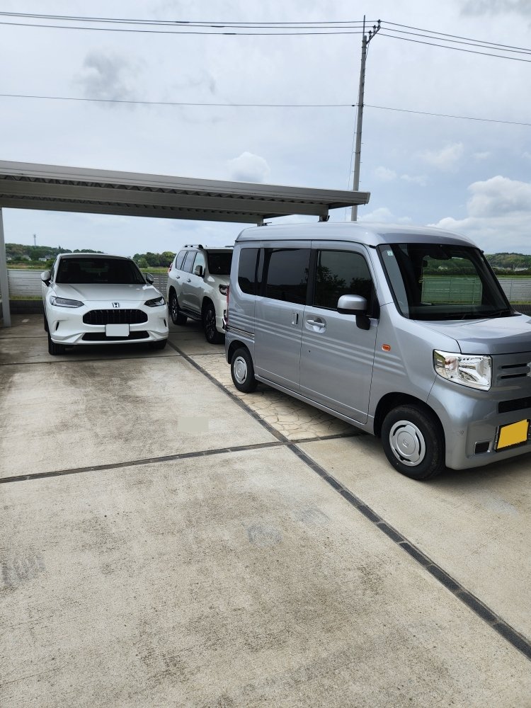 今日はCOCOシャン使おうと思ったが爆風😑で洗車出来ない
ZRVとNバン汚ったない😵‍💫