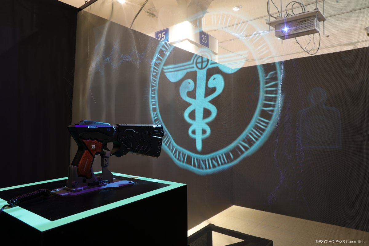 psycho_pass_cs's tweet image. #サイコパス10周年記念展覧会
「CHROMESTHESIA SCOPE（クロメスタジア スコープ）」
【福岡会場本日最終日！】
Cerevo製ドミネーターを使用した、これまでにないドミネーター体験を。
※本体験はドミネーター体験付きチケットを購入された方のみご体験いただけます。…