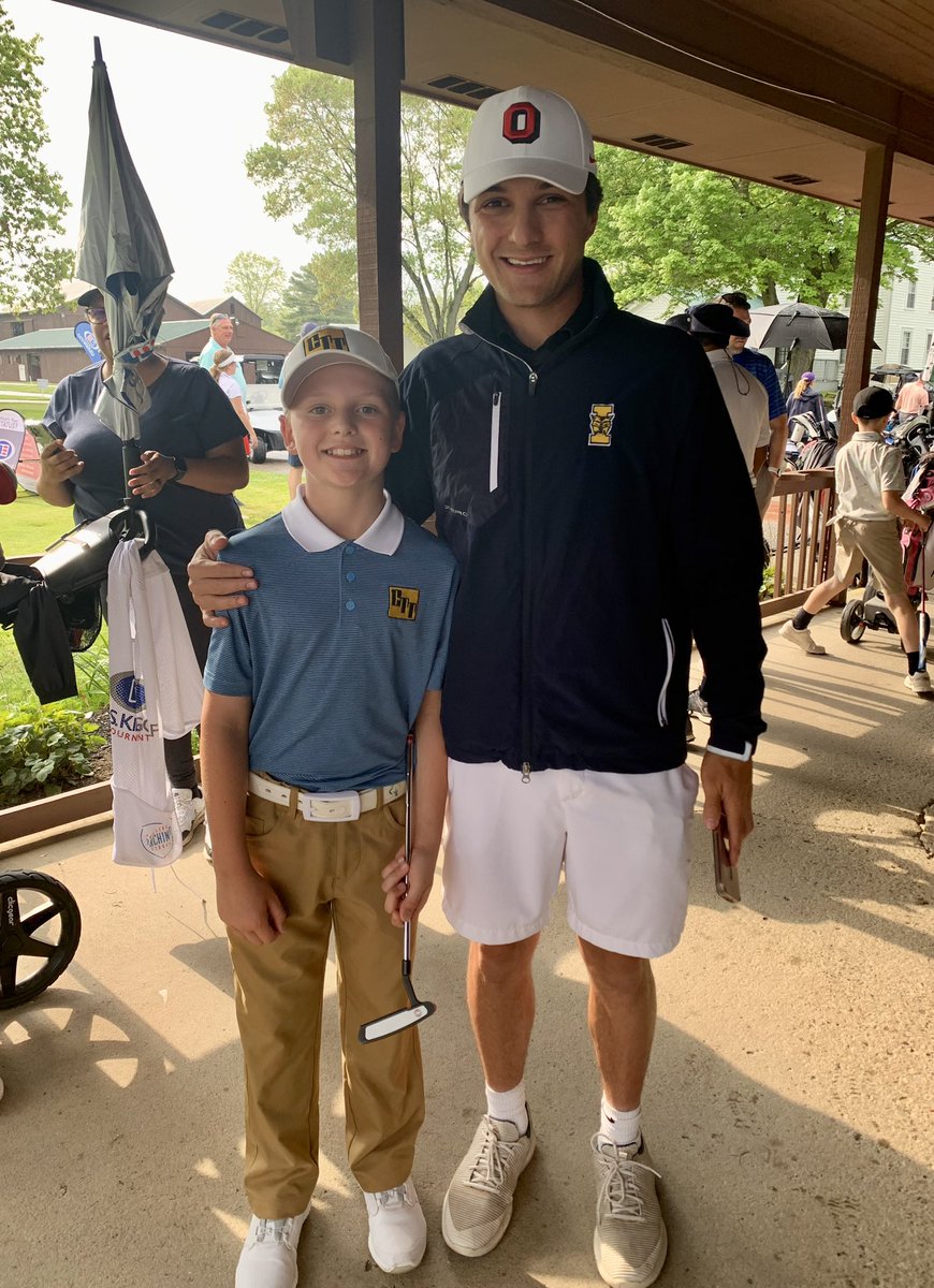 When you run into an @OhioStateMGOLF team member… @topherreedgolf 👍🏻 @uskidsgolf