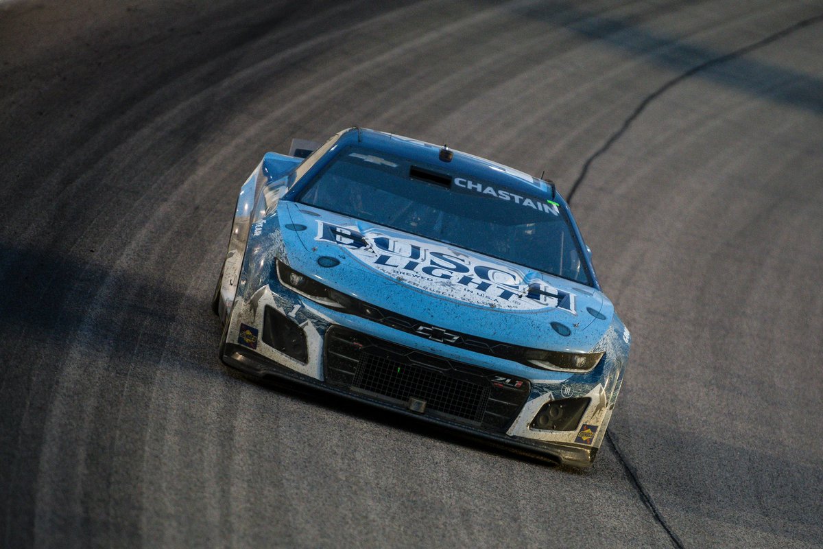 Up and down day, turned night in Kansas! We led a bunch of laps, scored stage points in both stages but just couldn’t quite get the balance of our @buschbeer Crocs @teamchevy where we needed it. Phil & the @teamtrackhouse No. 1 group are bringing fast cars. We’ll keep digging!