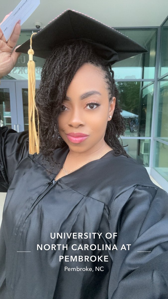 evansaj2's tweet photo. #Delayednotdenied🎊👩‍🎓 https://t.co/wt6SnzYOyg