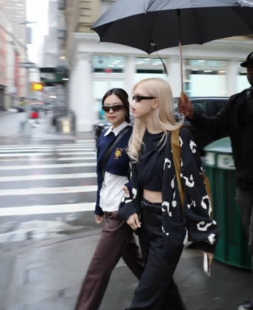 Jennie y Rosé a pesar de sus agendas ocupadas tomaron un tiempo para tener una cita juntas en NYC, eso es quererse