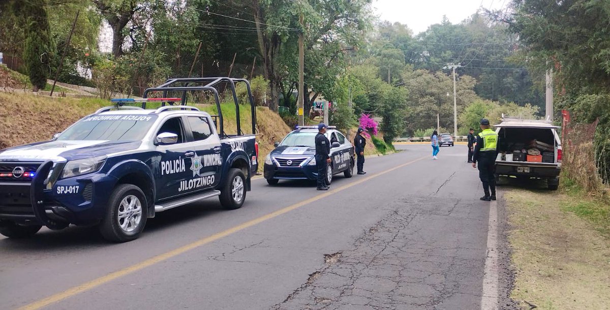 El día de hoy se realizó el operativo #Intermunicipal en #IsidroFabela con el apoyo de la policía municipal de #Jilotzingo, se realizan acciones preventivas y de proximidad social para que las familias Fabelenses disfruten de su domingo.
#SumandoFuerzas
