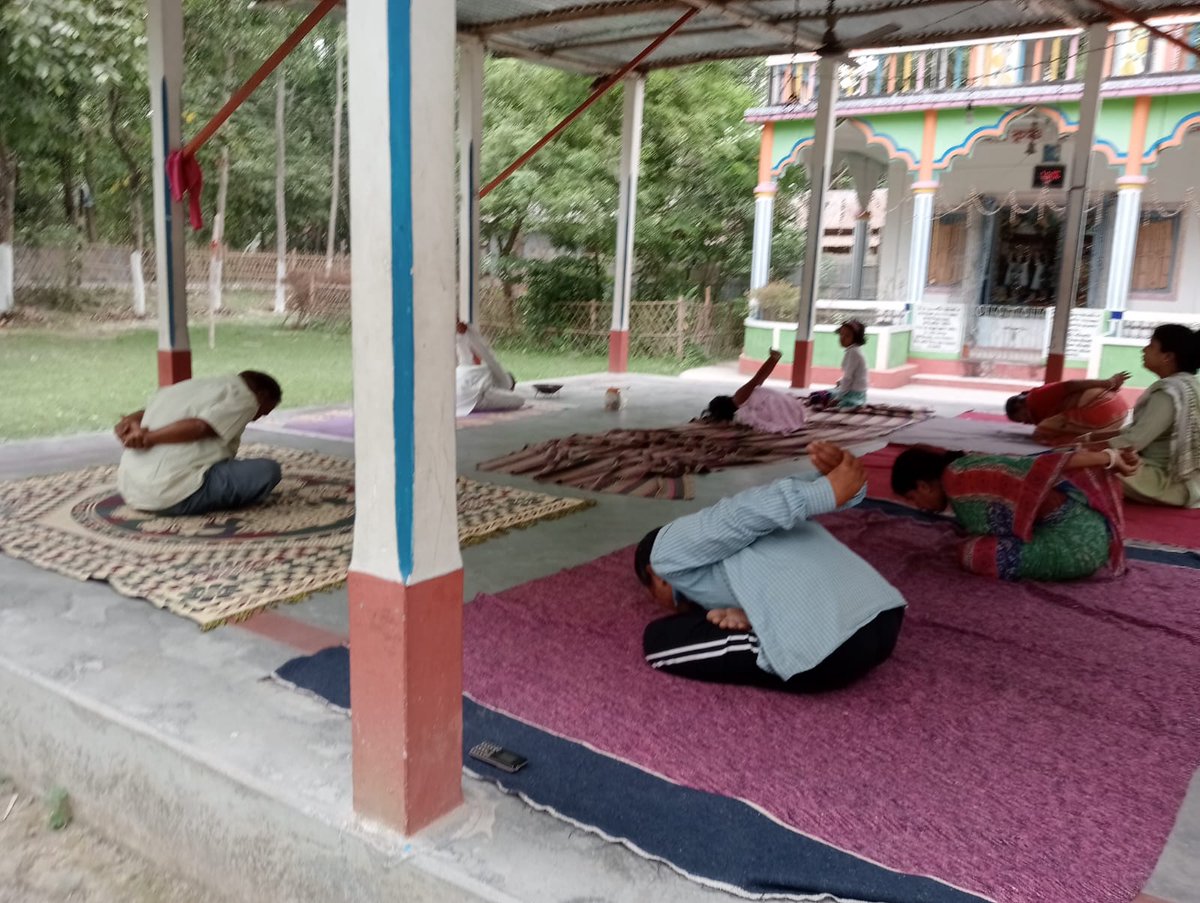 Today's Morning Yoga Class 6/5/24 at Patharshan Mahakalhat Radha Govinda Temple.WB
@Ach_Balkrishna @geetanjali1911 @KaulRajesh60 @kolkata_mpysyog @Mpysjkut @Patanjaliyogsa4 @pyptharidwar @rakesh_bstpyp