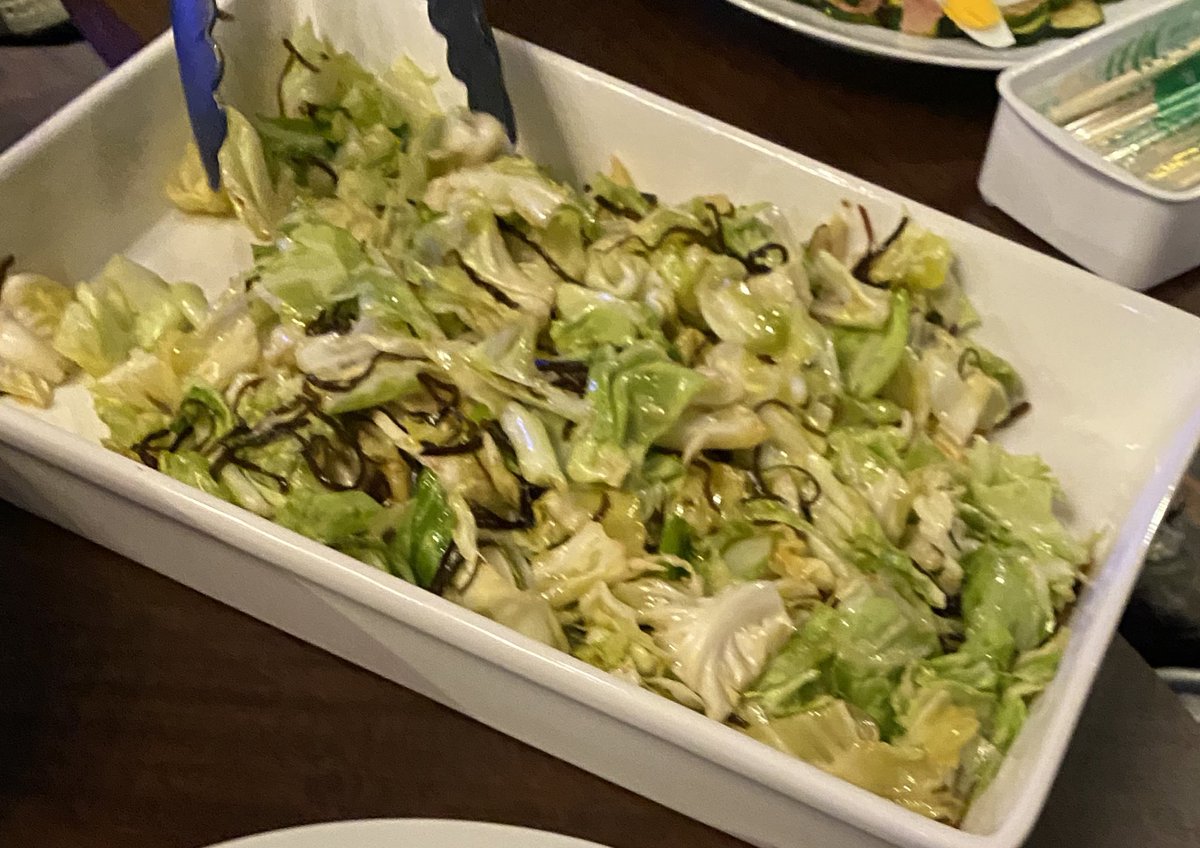 失礼します。
（মাফ করবেন, ）

キャベツです。
（এটা বাঁধাকপি।）

#SCD
#キャベツ
#cabbage 
#失礼しますキャベツです 
#野菜
