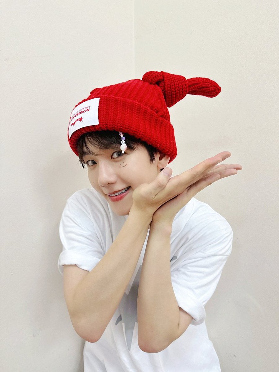 우리 백현이 생일 축하해요🎂❤️
#기다리던_민족대명절_큥탄일
#오월이행복한이유는_배켜니
#HAPPYBAEKHYUNDAY
#해피큥데이