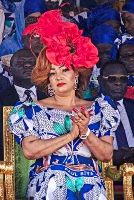Notre bien-aimée Première Dame @ChantalBIYA_Cmr

Une merveille et une bénédiction pour le #Cameroun
Surtout, un cœur en OR

Elle est née pour briller, rayonner, inspirer et ouvrir les portes aux autres