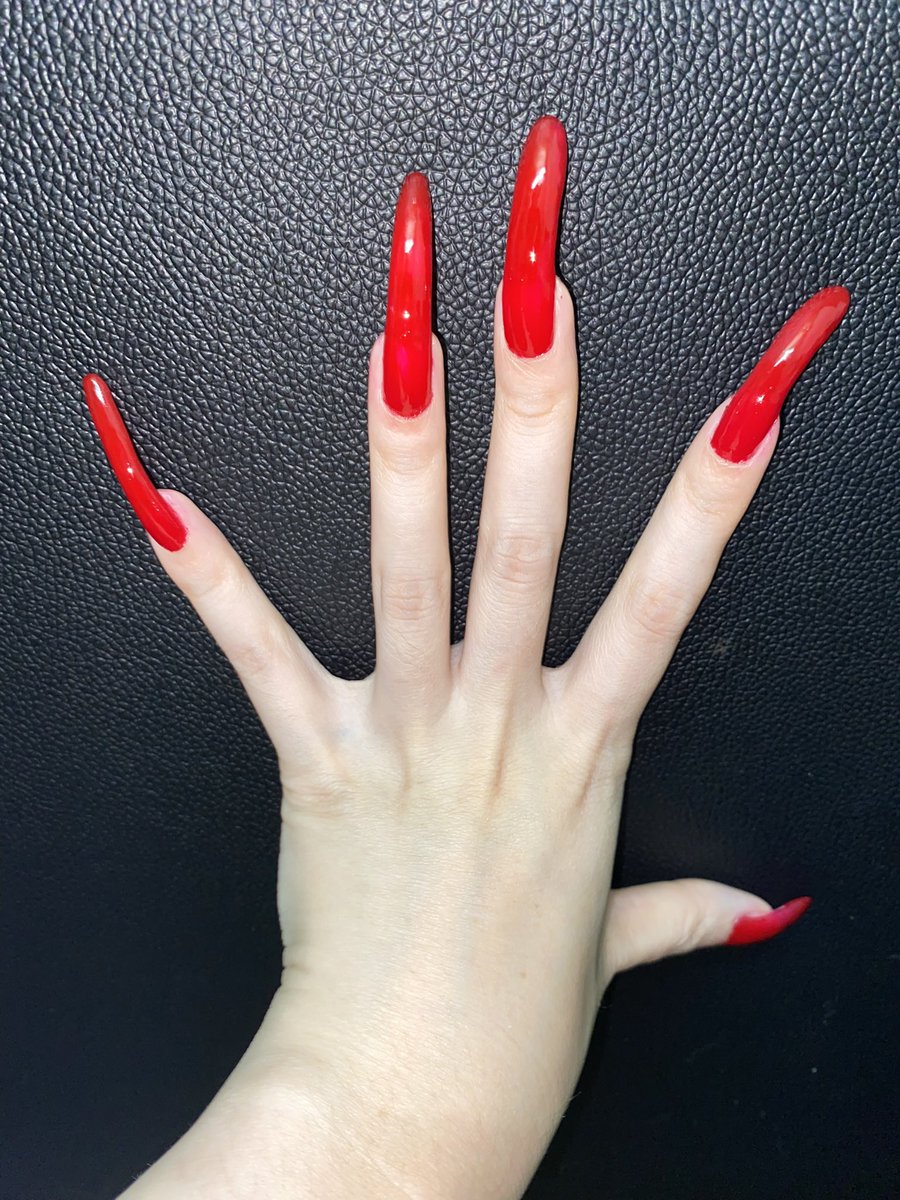 thehandsla's tweet photo. The red claws nurse is after a hard working day 🌶️🌶️🌶️ #longnaturalnails #longnails #naturalnails #realnails #naturallongnails #nailsphoto #barenails #nakednails #square nails #squarednails #hand #hands #handmodel #nailmodel #claws #clawsout #clawsup #naturalnailsonly https://t.co/avqFwrP6LI