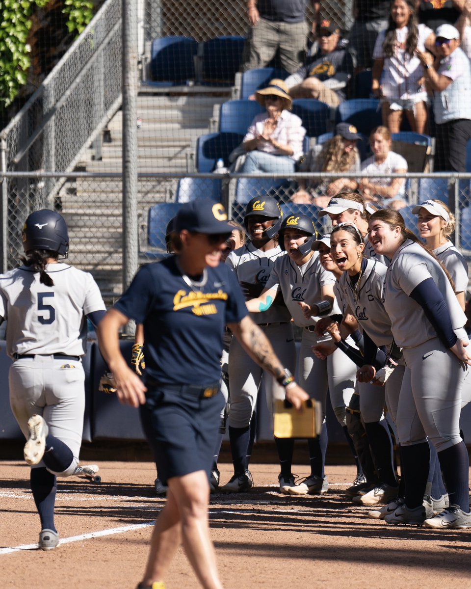 CalSB's tweet photo. Thanks for the love at home all season, #CalFam ๐๐
#GoBears https://t.co/8X7HMCahWA