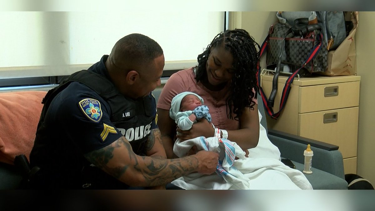Mother says it was ‘well worth it’ after giving birth in a car with help from a BRPD officer: tinyurl.com/3d2texyr?utm_s…
