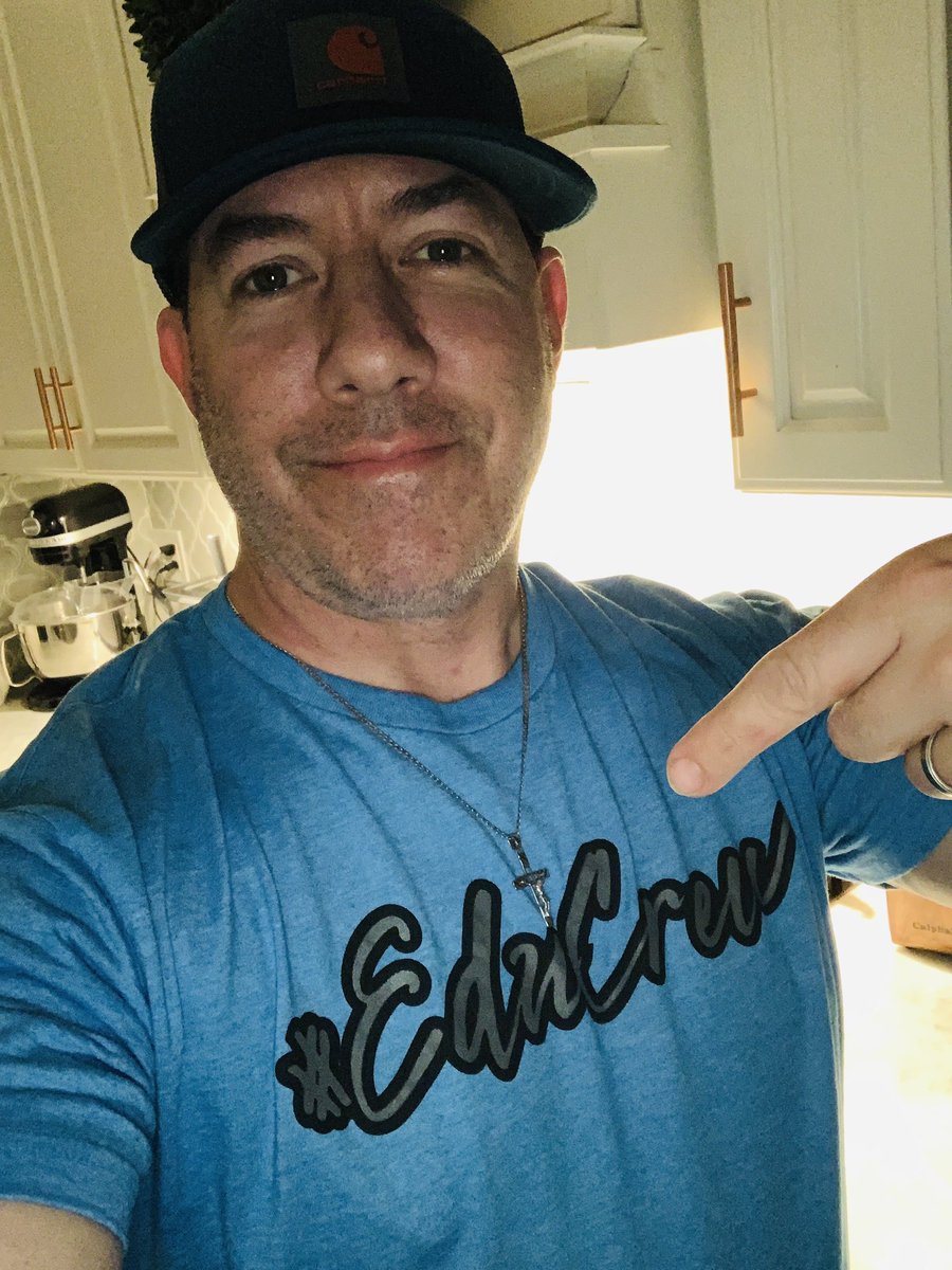 Rockin the gear! Shout out to @_cwconsulting Follow this great Educator! Listen to his podcasts, his knowledge and his passion to help others! 

#educrew
#edutwitter
#Chicago
#Leadership