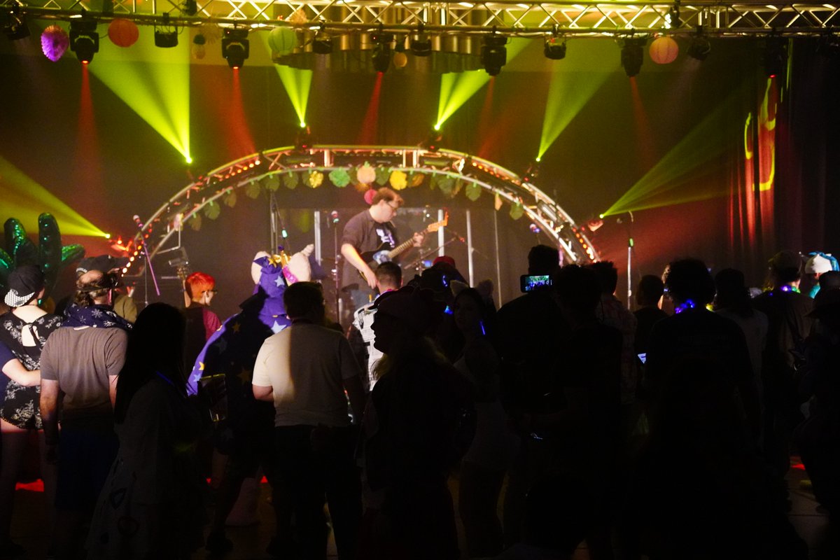 MustardMarkWCPC's tweet photo. I REALLY LIKE THE MUSIC AT THE CONCERTS
THE #BASSBALL FROM #WCPC23 WAS BANGING AND I DANCED MY WINGS OFF
IT WAS TOTALLY WORTH IT
WHY AM I YELLING
I'M ALREADY PREPARING MYSELF FOR THE CONCERT THIS YEAR
AND BOTH NIGHTS TOO

#ThrowbackThursday https://t.co/MTcNLz3rHP