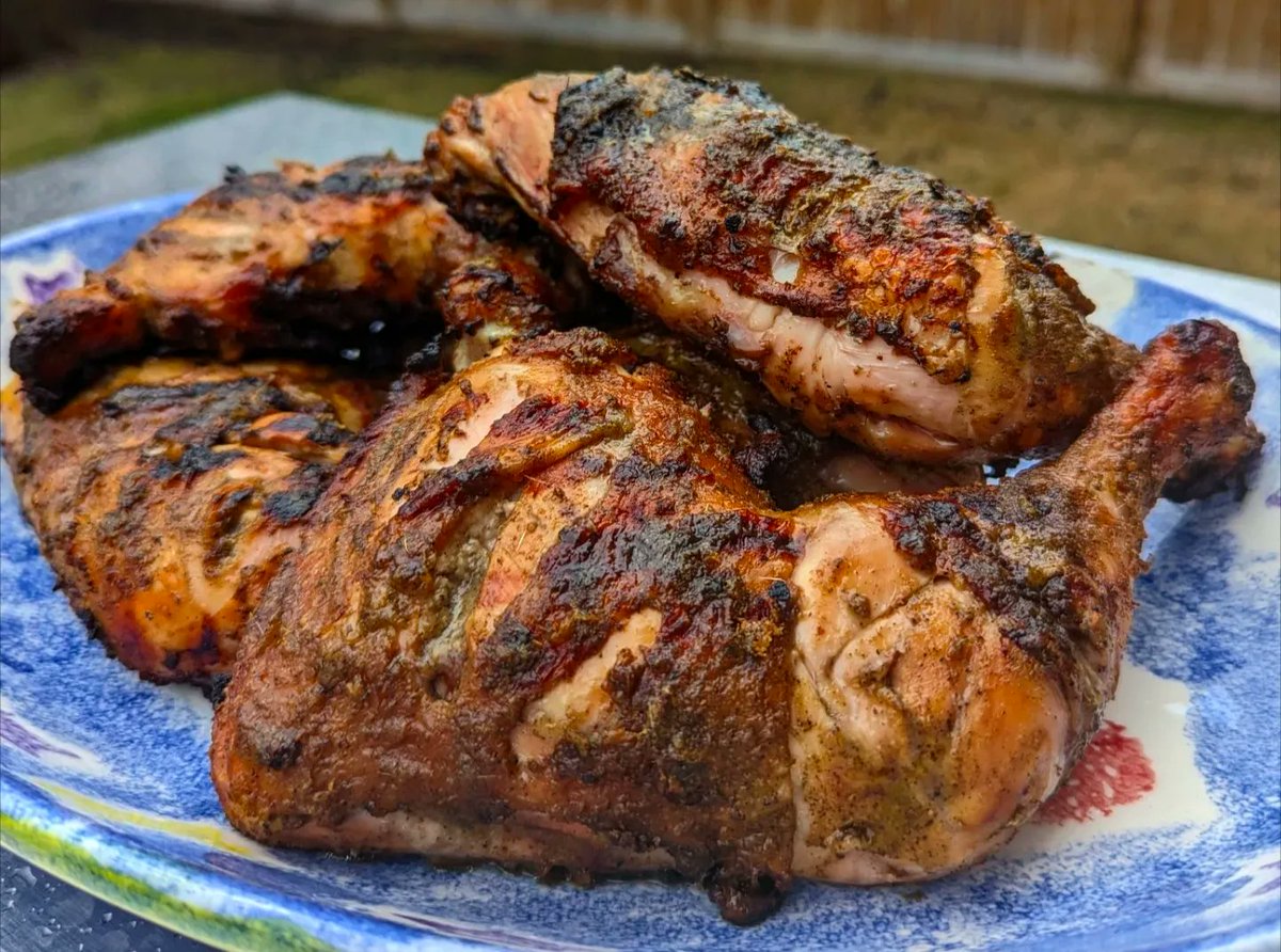 A family favourite is our take on jerk chicken. The complex flavours of sweet, savory, citrus and spicy heat combined with smokey grilling makes for a taste explosion.🤤
.
.
#bbq #bbqporn #jerkchicken