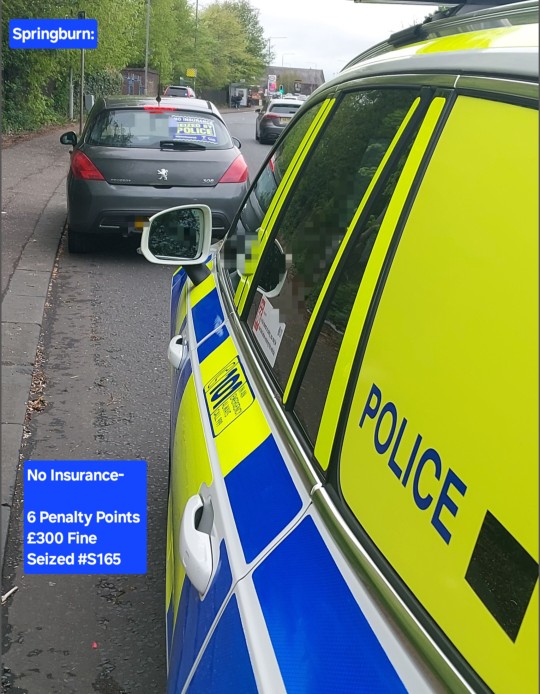 #GlasgowRP spotted this car driving with no insurance in Springburn earlier today. The driver went against our #DontRiskIt advice and took a chance, thinking getting stopped wouldn't happen to him. Stopped ✅ £300 fine / 6 penalty points ✅ Car Seized #S165 ✅ #DriveInsured