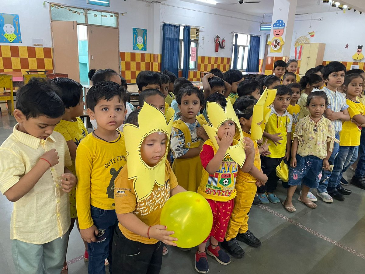 YELLOW DAY CELEBRATION

#Yellowdaycelebration #funactivitiesforkids #kindergarten #cbscschool #learning #preprimary #preschool #preschoolactivities #boardingschool #LearningIsFun #dayboardingschool